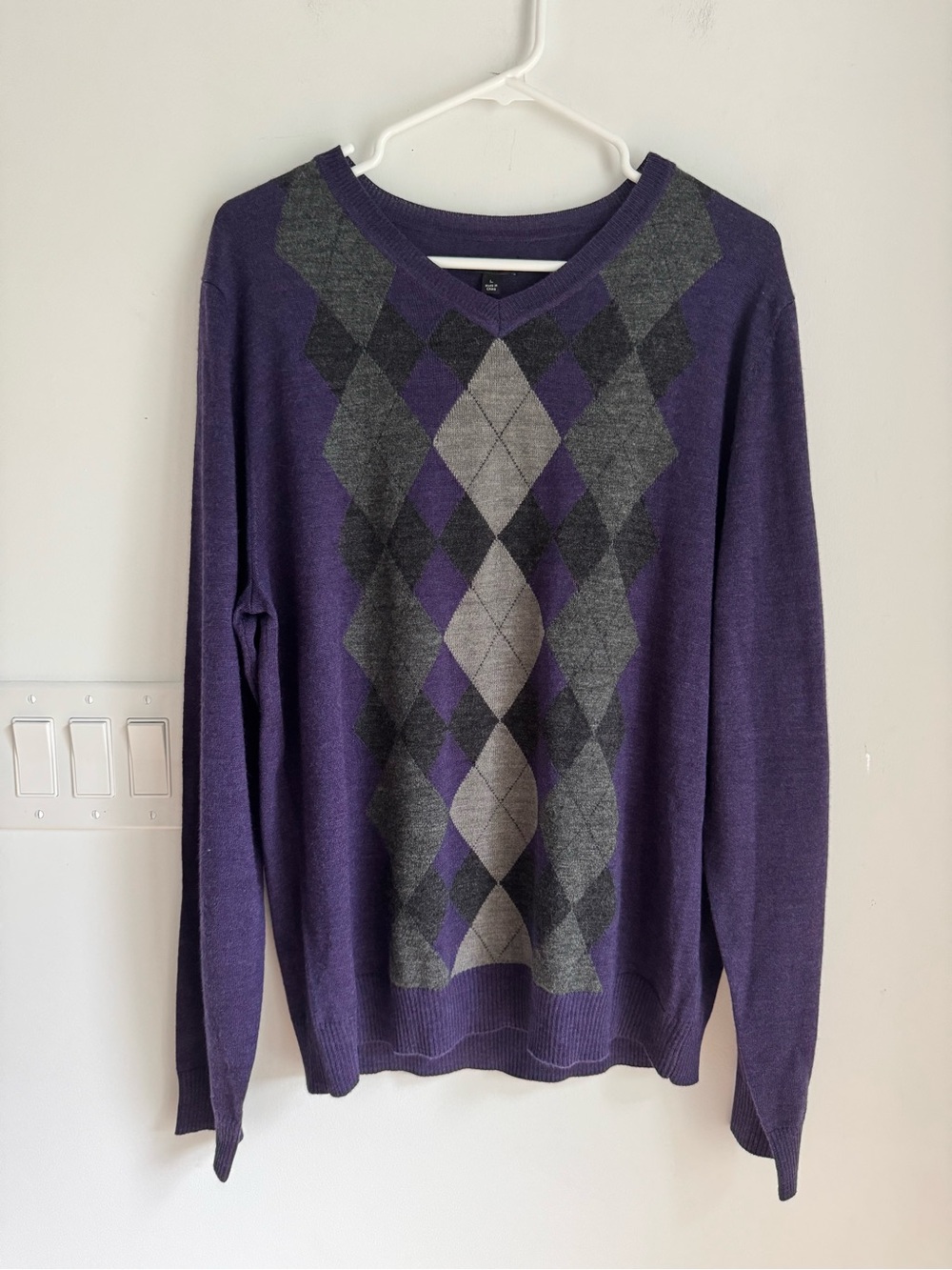 Apt 9 Men's Merino Wool Blend Black V-Neck Sweater Size L Preppy NEW